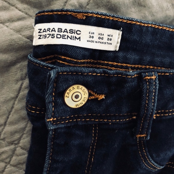 NWOT: Zara High Waisted Jeans - Deep blue wash - Picture 2 of 3
